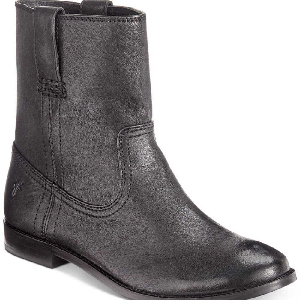 SOLD! BNWOB FRYE Ann Short Black Boots Sz 7